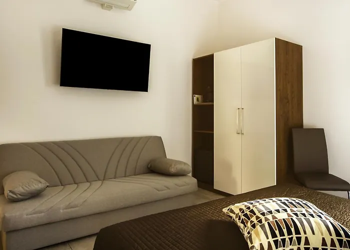 Residenza Tupini, S.pietro 3* Рим